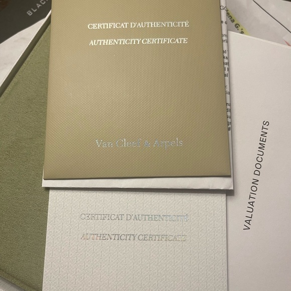 VAN CLEEF & ARPELS Necklace 18k Gold $25,000 - Picture 7 of 14